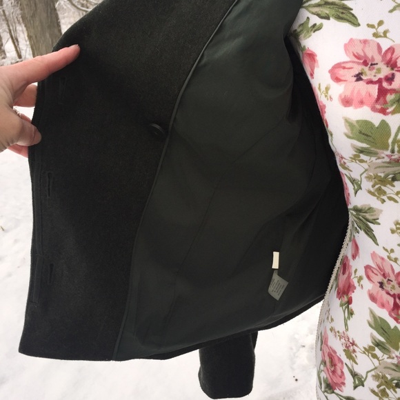 🌹Sold🌹Cropped Blazer - Picture 3 of 8